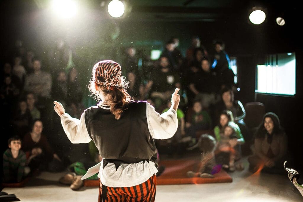 Photo du spectacle de théâtre du pirate perdu sur scène